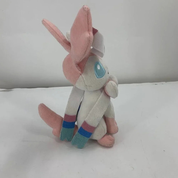 Pokemon Sylveon Eevee Evolution Stuffed Plush TOMY Nintendo 2017 - Picture 4 of 11